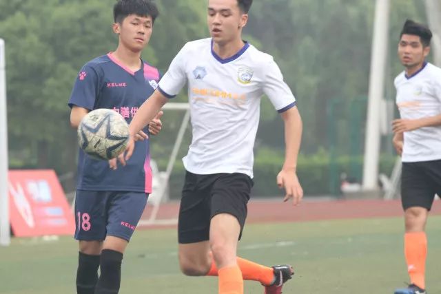 意甲-阿兹蒙帕雷德斯破门 罗马3-0弗罗西诺内