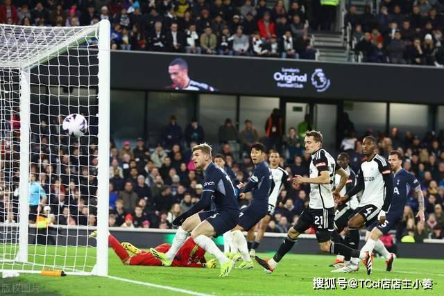 罗伊斯谈美国找房骇人往事：FBI与毒贩枪战过