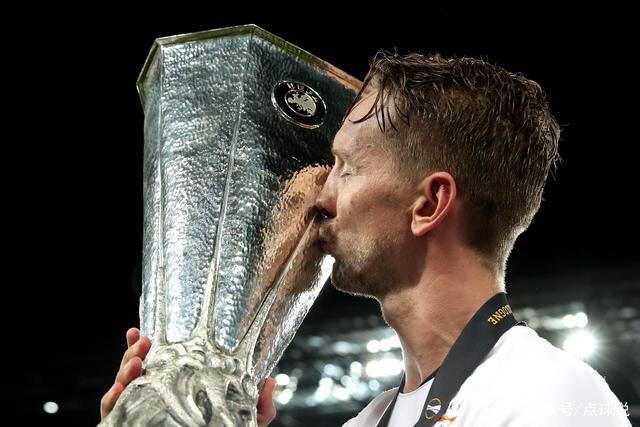 邮报：曼联有意大巴黎门德斯 曾随阿莫林联赛夺冠