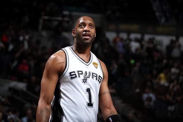 CJ45分鹈鹕险胜爵士4连胜 快船负公牛止4连胜